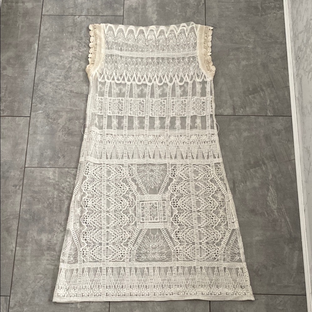 Miguelina Lace Coverup